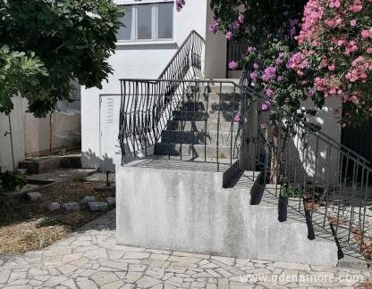 Apartman Momo, privatni smeštaj u mestu Sutomore, Crna Gora - viber_image_2023-06-02_12-09-06-210