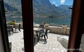  Studio apartmani-Prčanj, Magán szállás a községben Prčanj, Montenegró