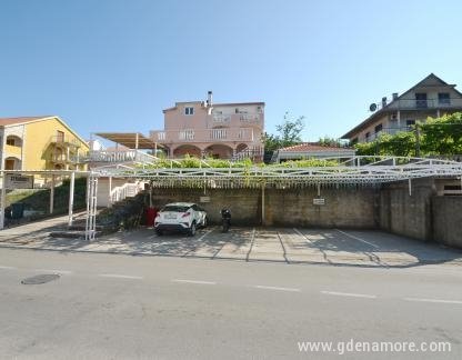 Apartments Stradioti, private accommodation in city Obala bogisici, Montenegro - Apartmani Stradioti