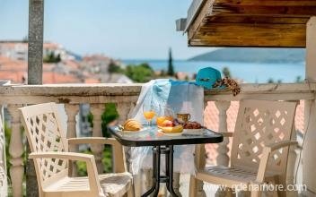 Studio apartmani,apartman sa odvojenom spavacom sobom, alojamiento privado en Igalo, Montenegro