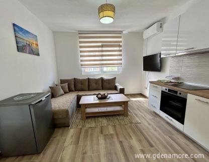 Apartamentos Živaljević Tivat, alojamiento privado en Tivat, Montenegro - viber_slika_2024-04-07_13-40-18-570