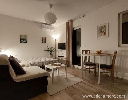☀️ ️Apartmani Galeb _ IGALO , Частный сектор жилья Игало, Черногория - 20231008_190047-01