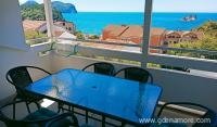 APARTMAN KULJACA, privatni smeštaj u mestu Petrovac, Crna Gora
