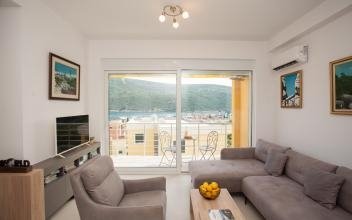 Boka - Panorama - Luks stan sa perfektnim pogledom, Magán szállás a községben Djenović, Montenegró
