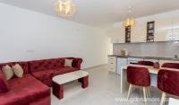  Lux Apartmani Mediteran, privatni smeštaj u mestu Bijela, Crna Gora