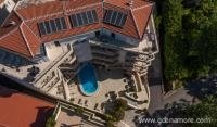 Apartments Del Mar, privatni smeštaj u mestu Petrovac, Crna Gora