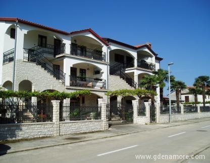 Apartments Modrusan Ровинь, Частный сектор жилья Ровин, Хорватия - P1010106