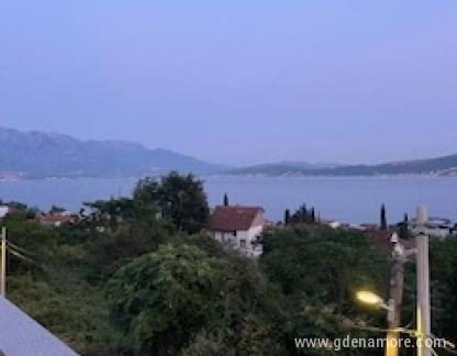 sobe sa kupatilom i aprtmani, частни квартири в града Bao&scaron;ići, Черна Гора - image1
