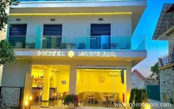 Medusa Hotel, Mag&aacute;n sz&aacute;ll&aacute;s a k&ouml;zs&eacute;gben Skala Prinos, G&ouml;r&ouml;gorsz&aacute;g