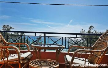 Nireus Rooms, частни квартири в града Vrahos, Гърция