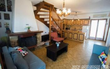 Delfin Paradicsom H&aacute;z, Mag&aacute;n sz&aacute;ll&aacute;s a k&ouml;zs&eacute;gben Sozopoli, G&ouml;r&ouml;gorsz&aacute;g