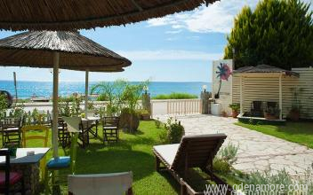 Апартаменти на Флевас Мил, частни квартири в града Vrahos, Гърция