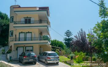 Слънчеви апартаменти, частни квартири в града Vrahos, Гърция