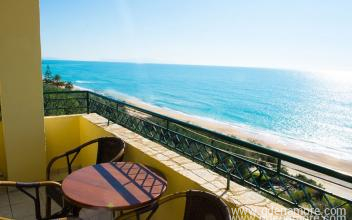 Стаи „Сънрайз“, частни квартири в града Vrahos, Гърция