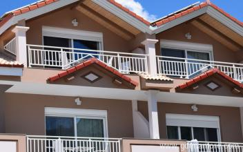 Fehér homokos tengerparti szálloda, Magán szállás a községben Vrahos, Görögország