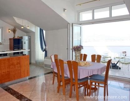 ВИЛЛА ГЛОРИЯ, Villa Gloria apartman &#34;A&#34; de luxe, Частный сектор жилья Трогир, Хорватия