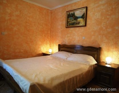 Villa M, Apartmani 2+1, privatni smeštaj u mestu Dobre Vode, Crna Gora
