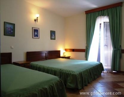 Apartamentos Maslina-Savina, , alojamiento privado en Herceg Novi, Montenegro