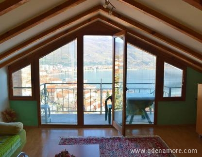 Villa Ohrid, Yellow apartment, private accommodation in city Ohrid, Macedonia