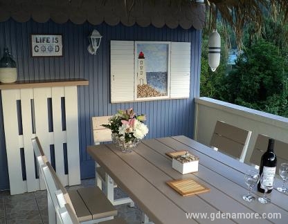 Guest House Igalo, 2 roms leilighet med stor terrasse, privat innkvartering i sted Igalo, Montenegro