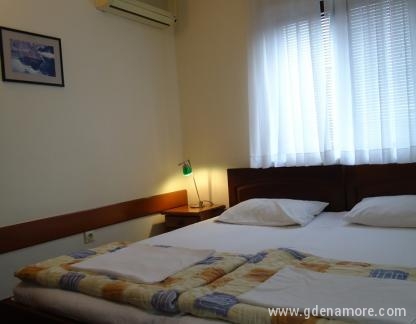 Apartmanok Maslina-Savina, , Magán szállás a községben Herceg Novi, Montenegró