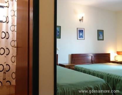 Appartamenti Maslina-Savina, , alloggi privati a Herceg Novi, Montenegro