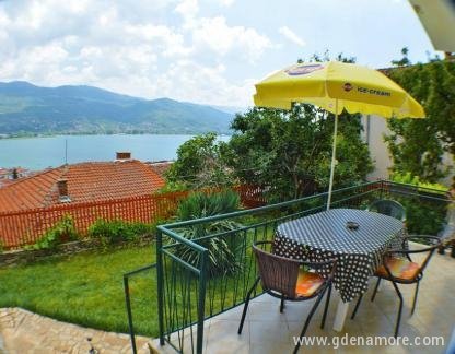 Villa Ohrid, Schwarz-Wohnung , Privatunterkunft im Ort Ohrid, Mazedonien