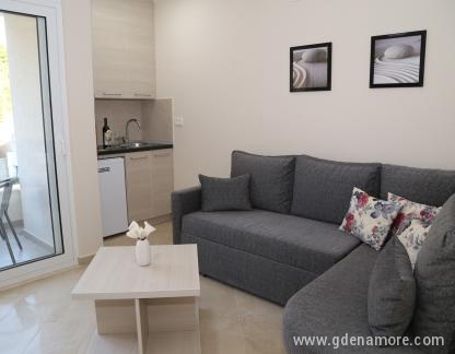 Appartamenti Piano, , alloggi privati a Utjeha, Montenegro