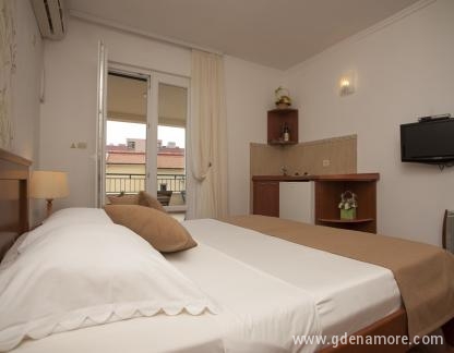 Guest House Medin , Studio apartman, privatni smeštaj u mestu Petrovac, Crna Gora