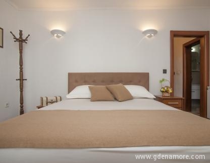Guest House Medin , Dvokrevetna soba , privatni smeštaj u mestu Petrovac, Crna Gora