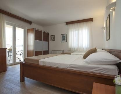 Guest House Medin, , private accommodation in city Petrovac, Montenegro - Soba