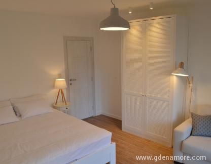 Vila Alexandra, Apratman 13, частни квартири в града Budva, Черна Гора
