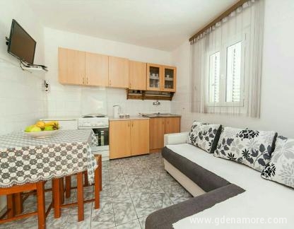 Apartmani Androvic, Apartman br. 2, privatni smeštaj u mestu Buljarica, Crna Gora