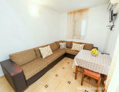 Apartamentos Androvic, , alojamiento privado en Buljarica, Montenegro