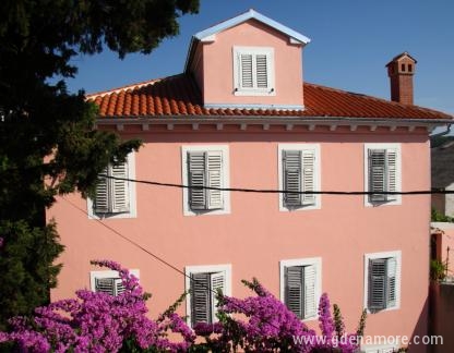 Apartments Vodarić, , private accommodation in city Mali Lošinj, Croatia - danijela