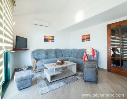 Apartamentos Igalo-Lux, , alojamiento privado en Igalo, Montenegro - 05