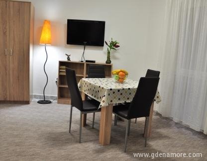 Comfort apartments, Dvosoban apartman-SECLUDED INSIDE VIEW, privatni smeštaj u mestu Šušanj, Crna Gora - CSC_0107