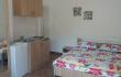  u Zimmer und Apartments mit Parkplatz, Privatunterkunft im Ort Budva, Montenegro