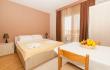  inn LEILIGHETER HANAKA, privat innkvartering i sted Pržno, Montenegro