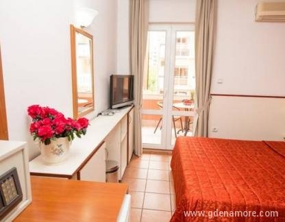 APARTMANOK SOFIA, , Magán szállás a községben Bečići, Montenegró - dsc_8571-600x400