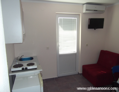 Apartments Milan, , private accommodation in city Sutomore, Montenegro