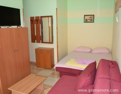 Apartments Milosevic, , alojamiento privado en Šušanj, Montenegro - DSC_0385