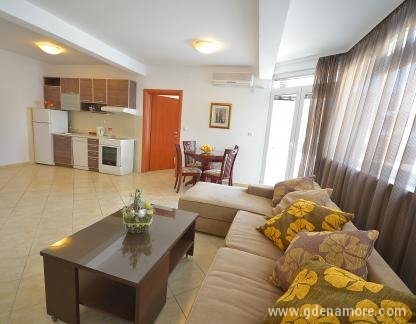 Braca Vojvodic apartmani, Apartman 2+2, privatni smeštaj u mestu Djenović, Crna Gora - 000_4083