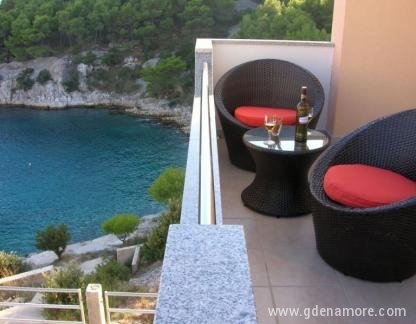 Apartmani Rogosic Osibova, Apartman A3, privatni smeštaj u mestu Brač Milna, Hrvatska - real