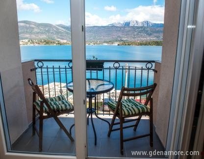 Apartamentos Klakor PS, , alojamiento privado en Tivat, Montenegro - DSC_8634