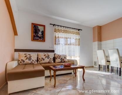 Villa Rajovic, , privat innkvartering i sted Bečići, Montenegro - 57057868_547963679060361_5634379257011503104_n
