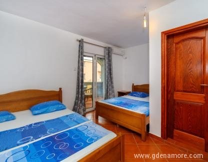 Aparthotel "ADO", , Privatunterkunft im Ort Dobre Vode, Montenegro - Apartman #1