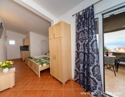 Aparthotel "ADO", #5, privatni smeštaj u mestu Dobre Vode, Crna Gora - Apartman #5