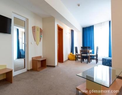 Семеен Хотел Съндей, , private accommodation in city Kiten, Bulgaria - apartment sea view