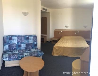 Семеен Хотел Съндей, , privatni smeštaj u mestu Kiten, Bugarska - familly room